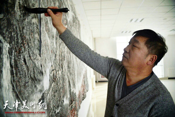 津门著名山水画家皮志刚创作巨幅画作《江山万里图》