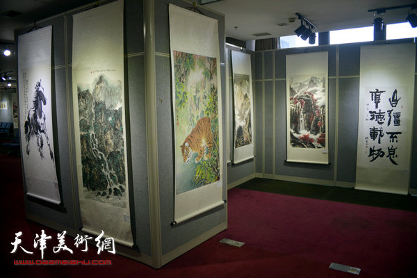 图为南开区文联成立3周年书画作品展现场。 