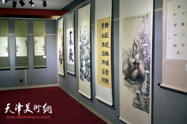 图为南开区文联成立3周年书画作品展现场。 