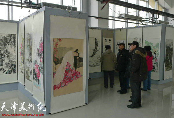 2015·天津市政协之友迎春书画邀请展2月14日开幕，图为画展现场。