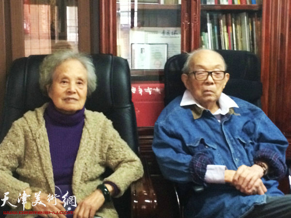 2014年9月24日，夏明远、朱静馨夫妇在家中。