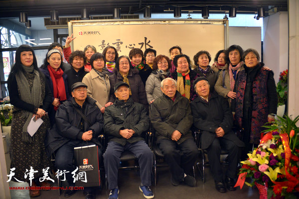 纪念范闻泽—天津美院女同学会作品联展在天美时代举行