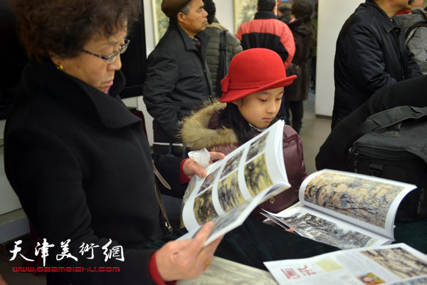 纪念范闻泽—天津美院女同学会作品联展在天美时代举行