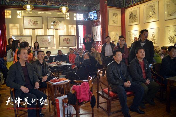 周午生、霍岩花鸟画联展在“集真阁”开幕，图为现场。