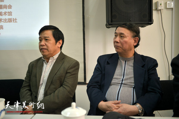 “海河天山情国画精品联展”4月15日在津召开创作动员会，图为左起李耀春、郭凤翔。