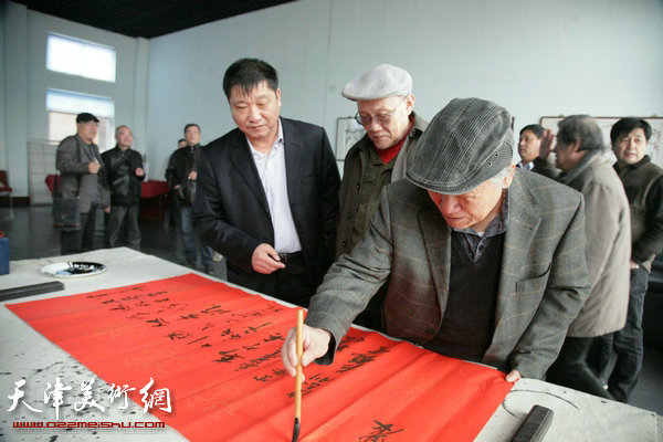 津门书画名家义卖慈善捐助活动暨书画家陈农入选天津美协仪式在西青区举行