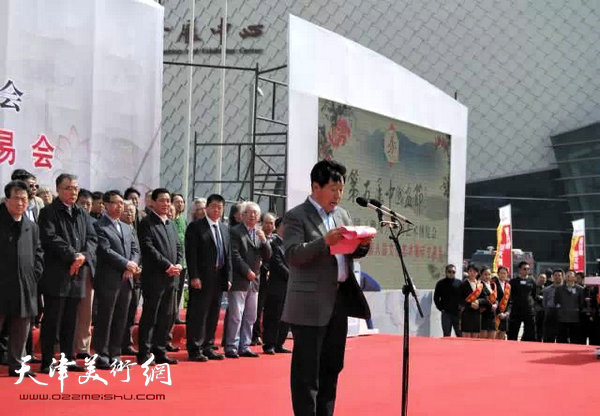 中国文联副主席、中国美协主席刘大为先生在开幕式上并致辞
