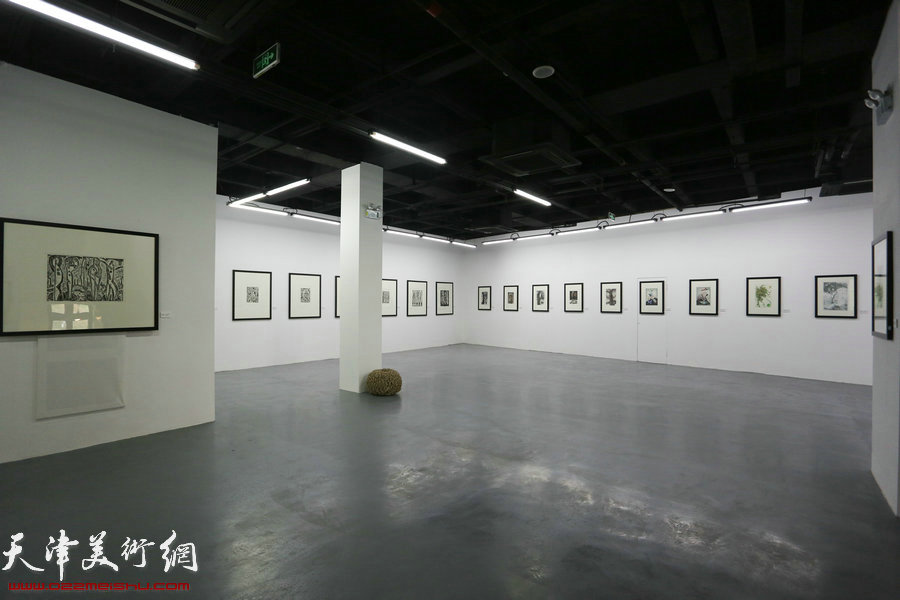 梅江国际艺术馆（中国·天津）主办的“2015国际版画艺术展-上海站”4月18日在面粉厂美术馆隆重举行。
