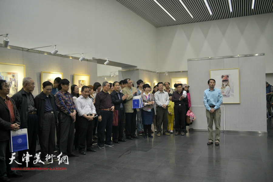 “大自然的歌手—李建有水彩画展”4月25日在天津图书馆展厅举行。