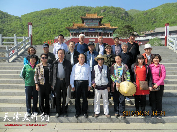 天津市河东政协书画院组织画家到盘山采风写生