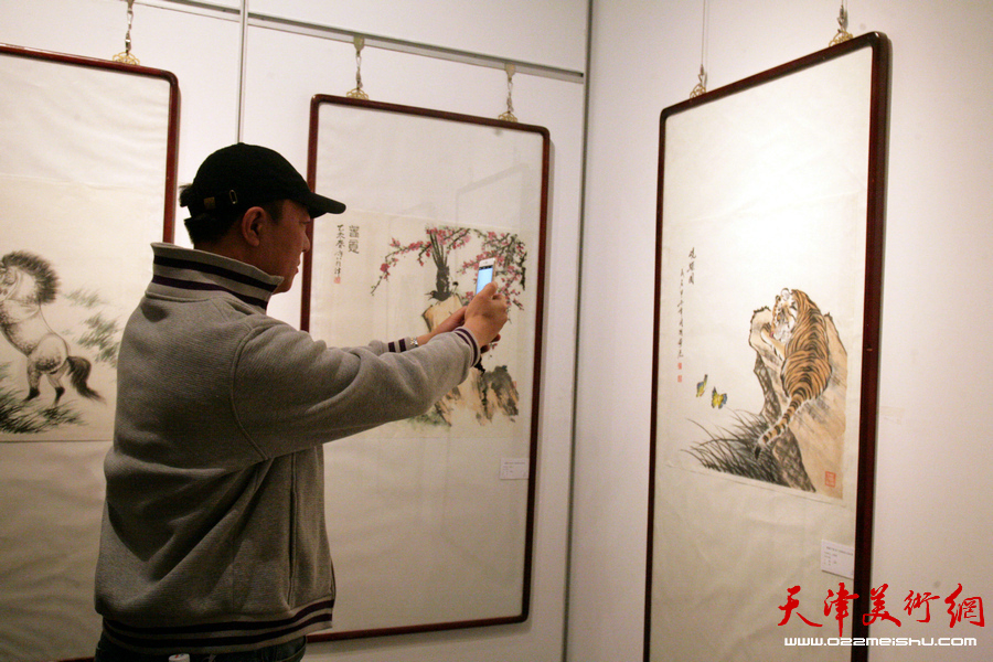 “津门画语”津门书画院第五届年展在天津美术馆开展，图为展览现场。