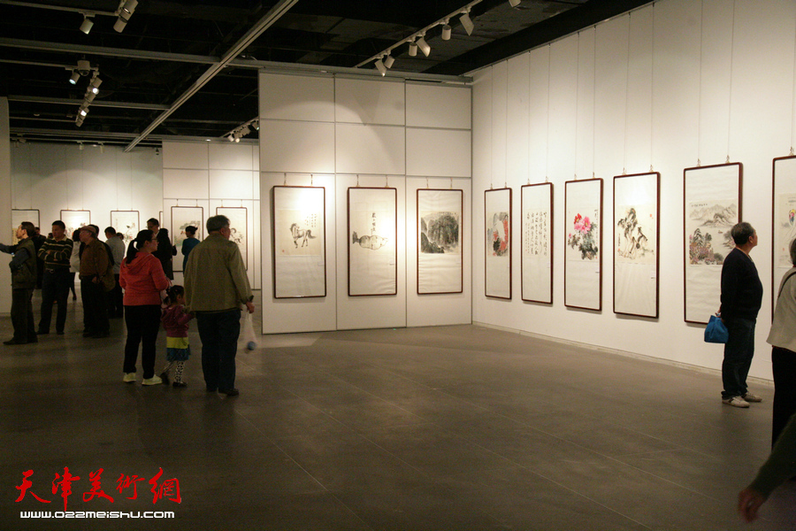 “津门画语”津门书画院第五届年展在天津美术馆开展，图为展览现场。