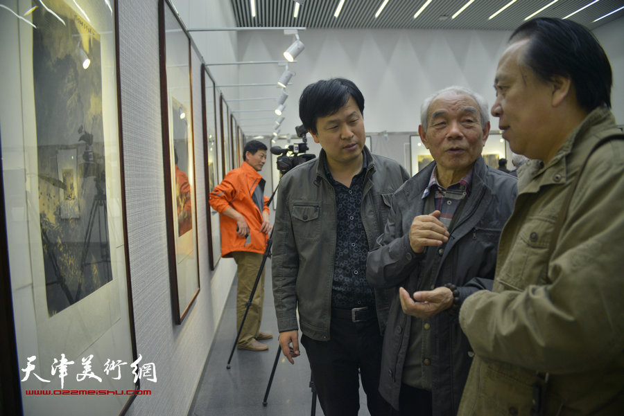 “津门二JI”纪振民姬俊尧山水画小品展在天津图书馆开幕