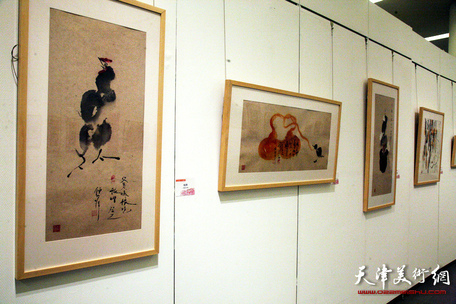 “我们的生活、我们的快乐”绘画作品展览在天津美术馆开幕，图为展览现场。