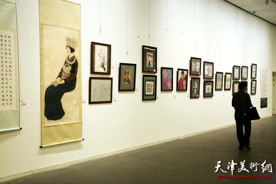 “我们的生活、我们的快乐”绘画作品展览在天津美术馆开幕，图为展览现场。