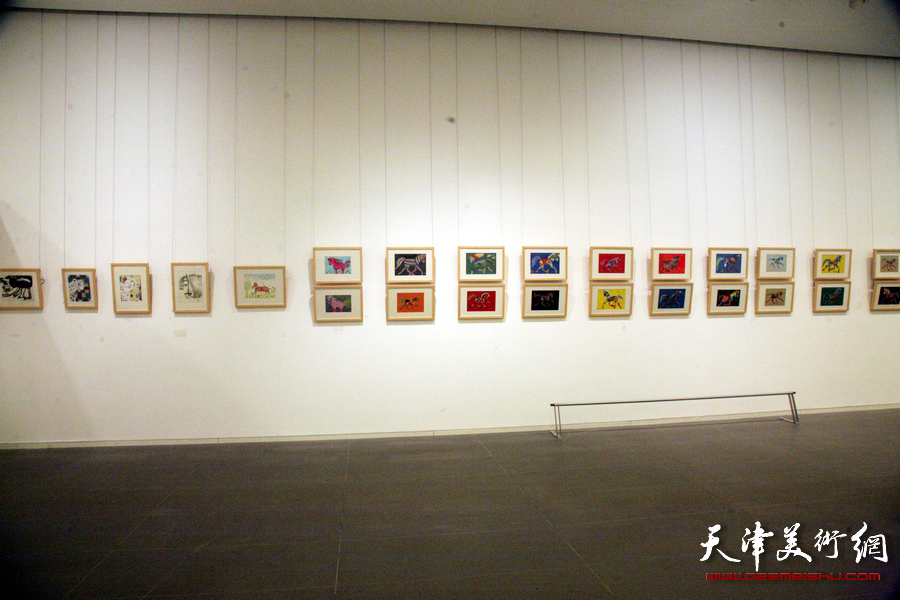 “我们的生活、我们的快乐”绘画作品展览在天津美术馆开幕，图为展览现场。