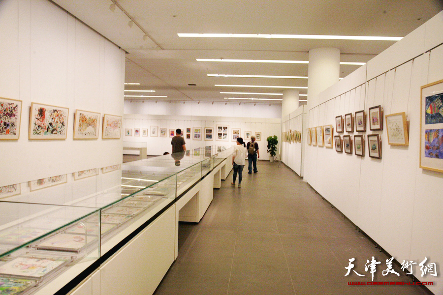 “我们的生活、我们的快乐”绘画作品展览在天津美术馆开幕，图为展览现场。