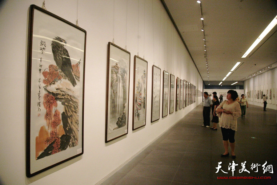 京津冀晋蒙五省市文史研究馆书画展在天津美术馆开幕，图为