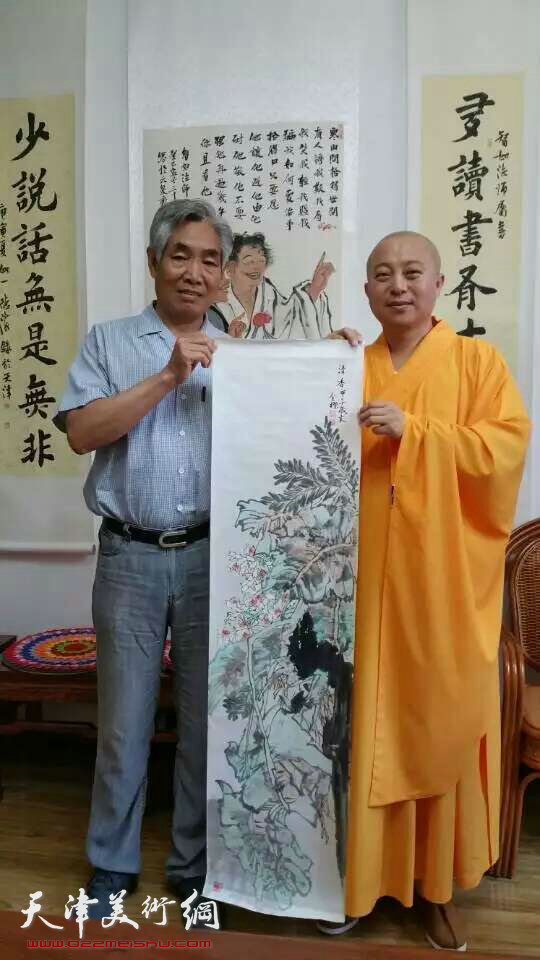 天津著名花鸟画家刘金标向大悲禅院奉献四条屏