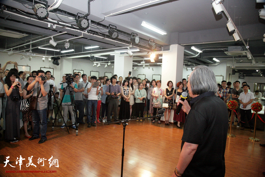 “守正——霍春阳师生作品展”在鸿德艺术馆开幕，图为