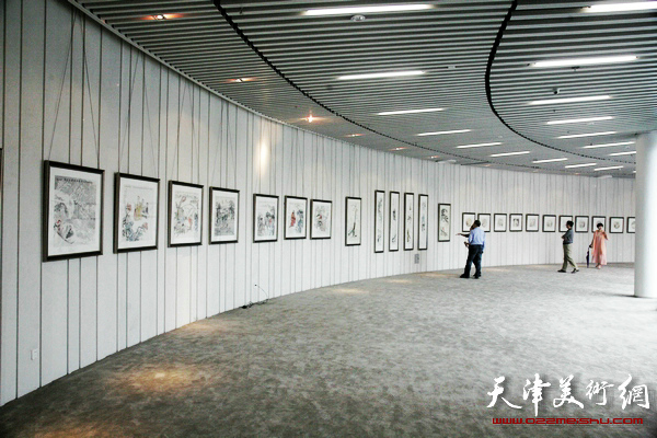 “冲·和”乙未孙列中国画艺术展在萨马兰奇纪念馆开展，图为展览现场。