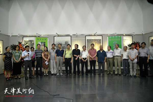 “静美如斯——关山雨密林山水画作品邀请展”6月3日在天津图书馆艺术展厅开幕
