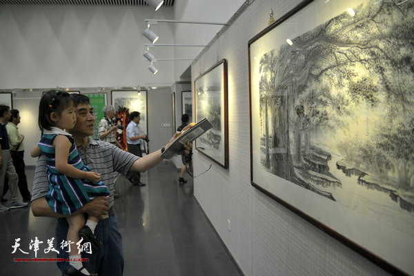 图为画展现场