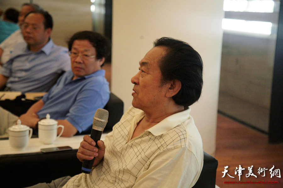 刘运峰书法艺术研讨会在天津美术馆举行，图为