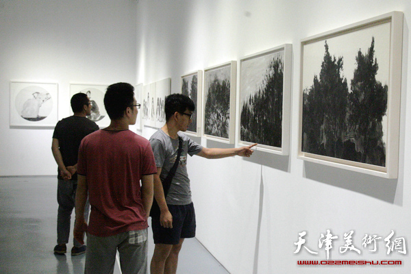 “中国水墨现场·2015天津”展览开展，图为展览现场。