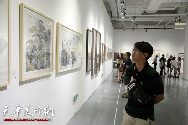 “中国水墨现场·2015天津”展览开展，图为展览现场。