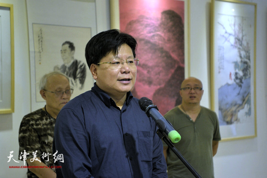 天津市文联党组副书记李志致辞。