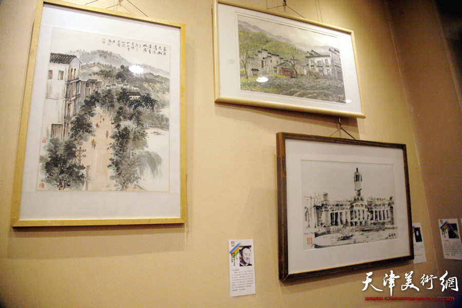 “大美天津”城市画派艺术家美术作品展在天津青年美术馆举行，图为展览现场。