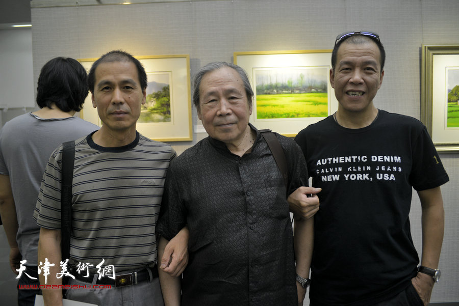 李宗儒、郭凤祥在杨俊甫水彩风景写生画展上。