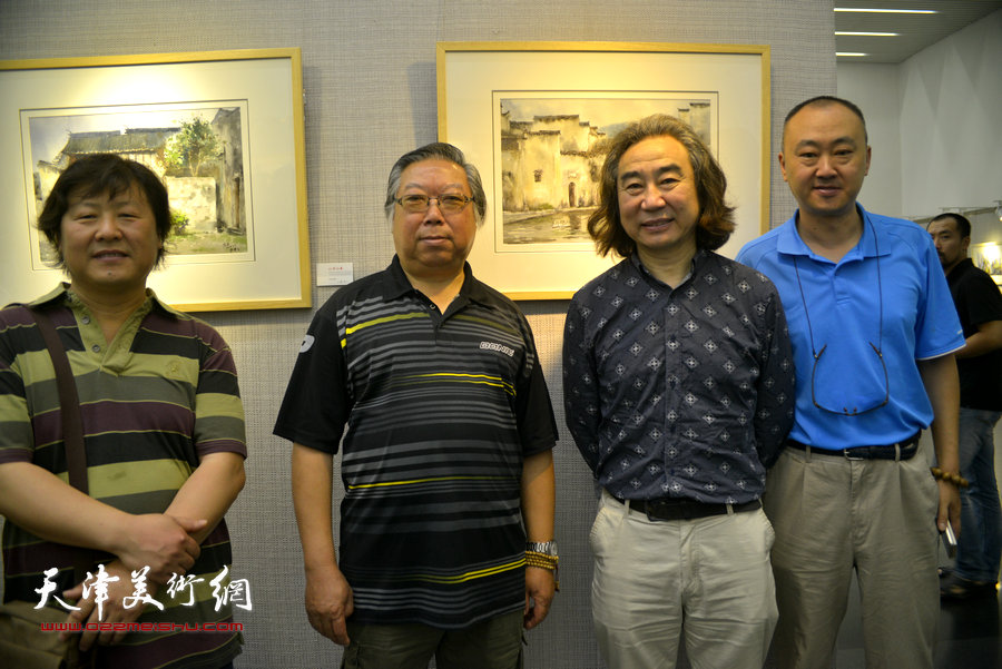 石增琇、王小杰、姜中立、柴博森在杨俊甫水彩风景写生画展上。