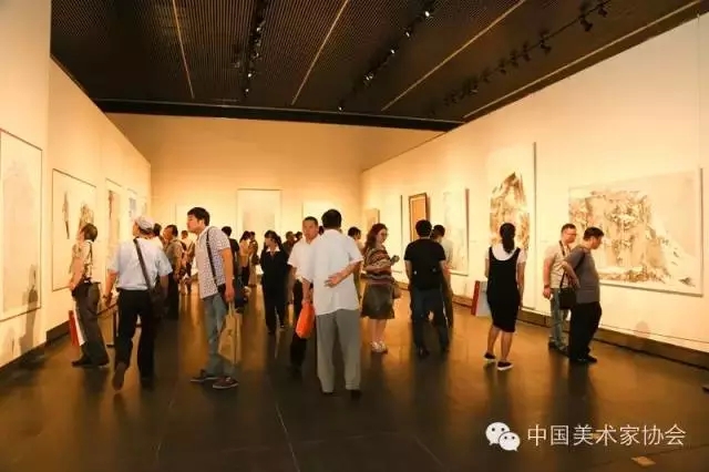 “悲鸿精神”全国中国画作品展在南京开幕