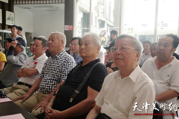 天津体育之光书画院举行庆祝成立一周年活动，图为