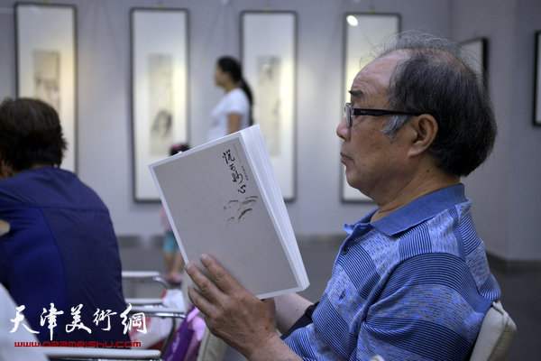 悦可妙心—张建永中国画小品展在天津图书馆开展，图为