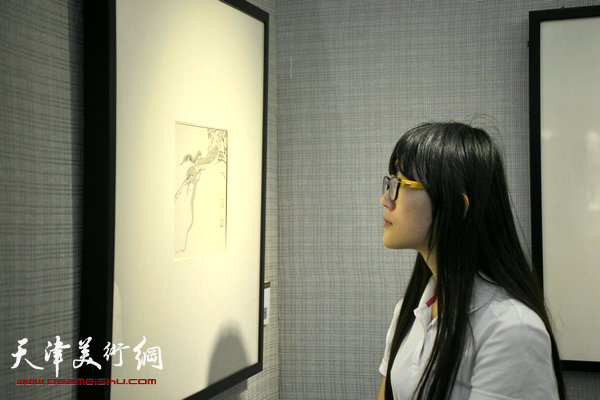 悦可妙心—张建永中国画小品展在天津图书馆开展，图为展览现场。