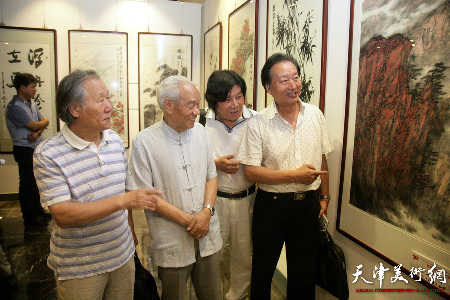胜兵如歌—全国百家书画作品展7月31日在天津日报美术馆开幕。