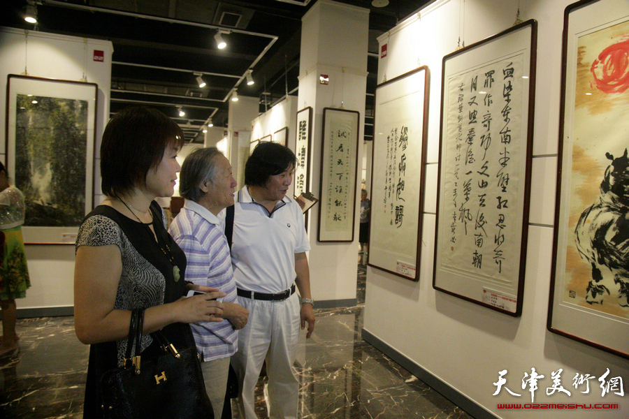 胜兵如歌—全国百家书画作品展7月31日在天津日报美术馆开幕。