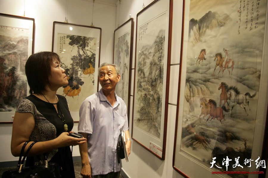 胜兵如歌—全国百家书画作品展7月31日在天津日报美术馆开幕。