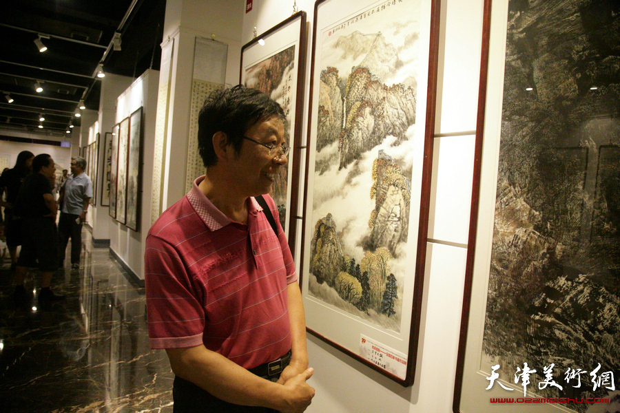 胜兵如歌—全国百家书画作品展7月31日在天津日报美术馆开幕。