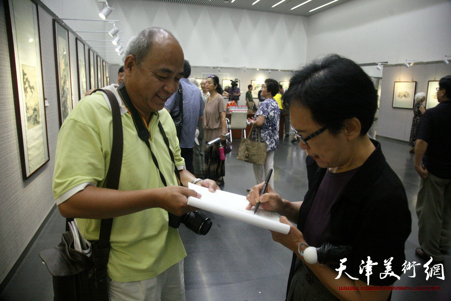 “湖社遗韵—贾元声作品展暨湖社文脉作品欣赏”在天津图书馆开幕。