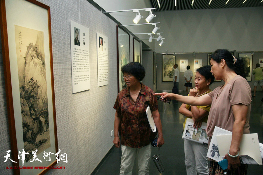 “湖社遗韵—贾元声作品展暨湖社文脉作品欣赏”在天津图书馆开幕。