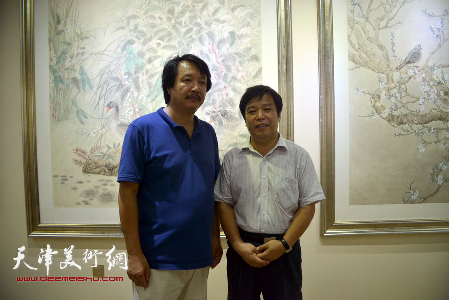 李耀春、赵振章在新落成的宝坻书画院。