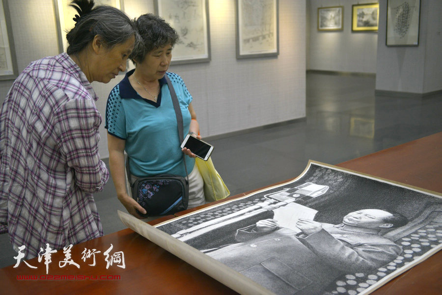 天津首届钢笔画学术展暨天津第二节钢笔画论坛开幕现场。