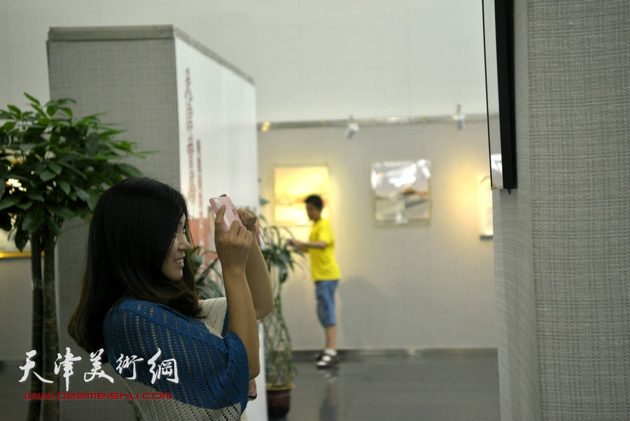 天津首届钢笔画学术展暨天津第二届钢笔画论坛现场。 