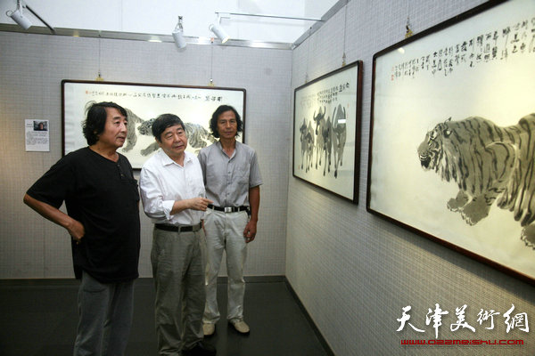 “天津市首届动物画作品展”在天津图书馆展览馆举行