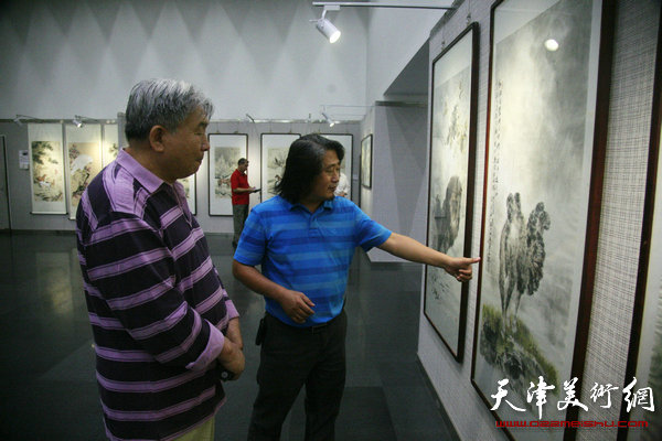 “天津市首届动物画作品展”在天津图书馆展览馆举行