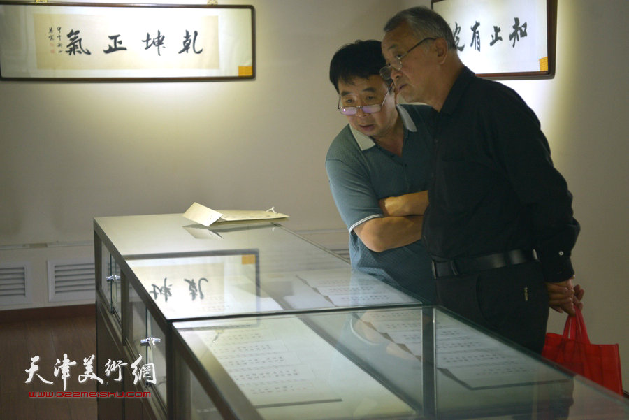 图为“精学心悟”许敬书法作品展览现场。